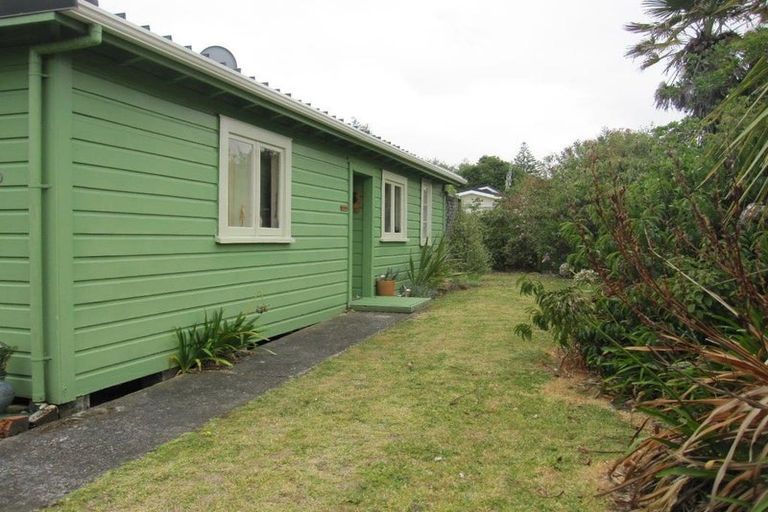 Photo of property in 30 Manuka Street, Otaki Beach, Otaki, 5512