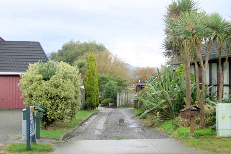 Photo of property in 18 The Avenue, Paraparaumu Beach, Paraparaumu, 5032