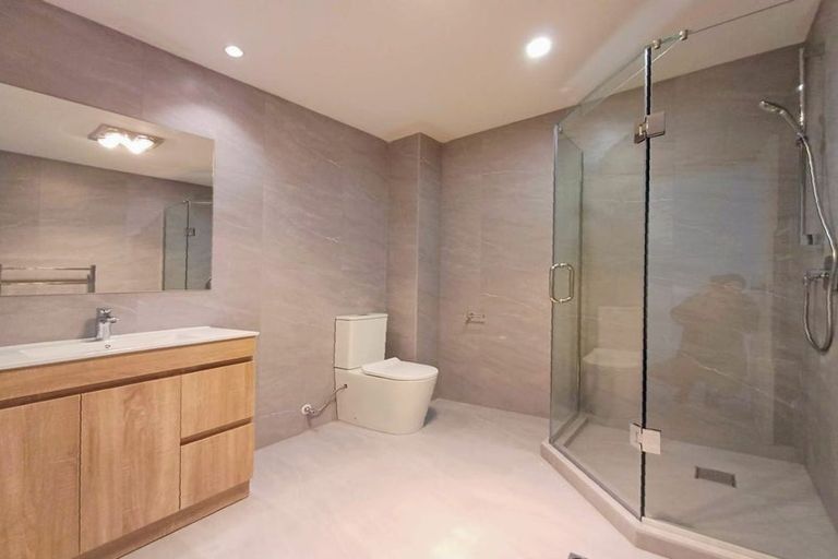 Photo of property in 345 East Coast Road, Mairangi Bay, Auckland, 0630