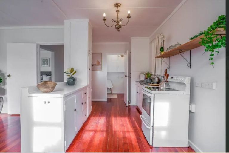 Photo of property in 4 Waitangi Road, Onehunga, Auckland, 1061