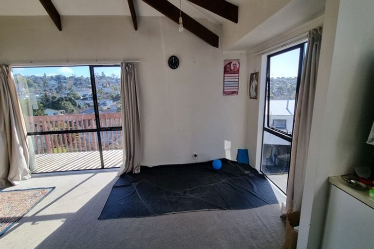 Photo of property in 1/69 Trias Road, Totara Vale, Auckland, 0629