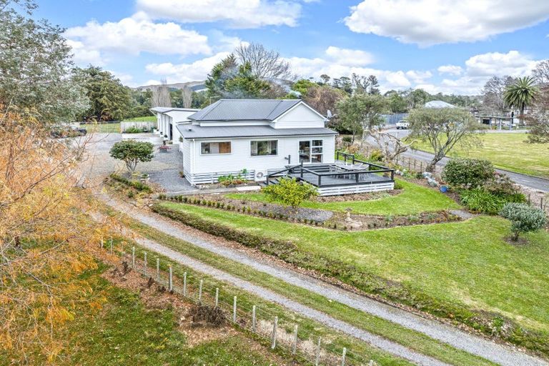 Photo of property in 19 Kenderdine Road, Elsthorpe, Otane, 4277