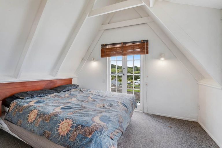 Photo of property in 9 Merehai Place, Snells Beach, 0920