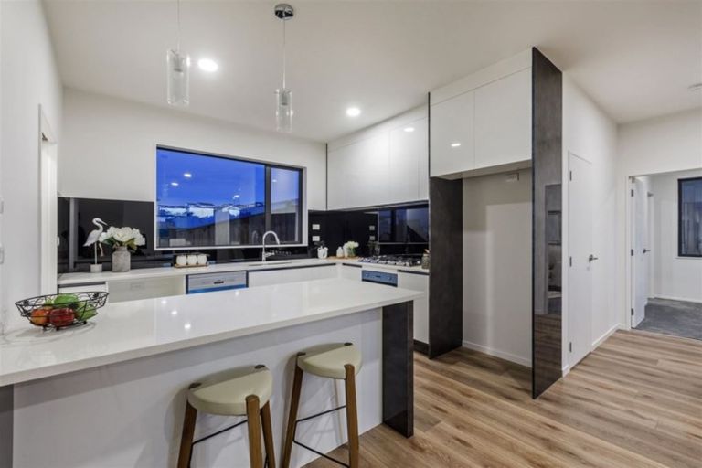 Photo of property in 25 Bight Road, Long Bay, Auckland, 0630