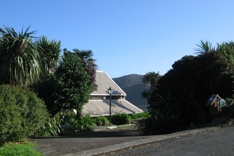 Photo of property in 25-27 Ogilvy Terrace, Plimmerton, Porirua, 5026