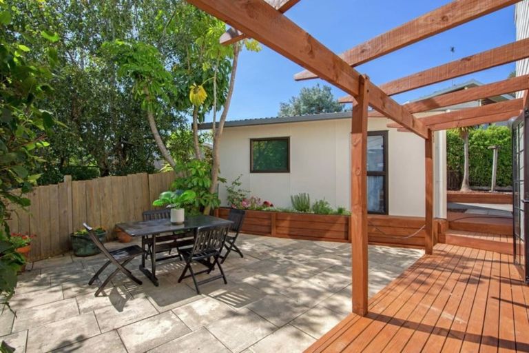 Photo of property in 3 Jandell Crescent, Bucklands Beach, Auckland, 2014
