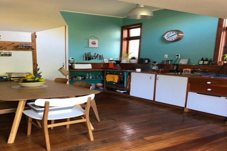 Photo of property in 136 Russell Terrace, Berhampore, Wellington, 6023