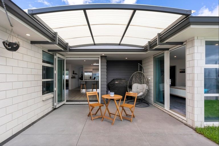 Photo of property in 34 Hiria Crescent, Papamoa Beach, Papamoa, 3118