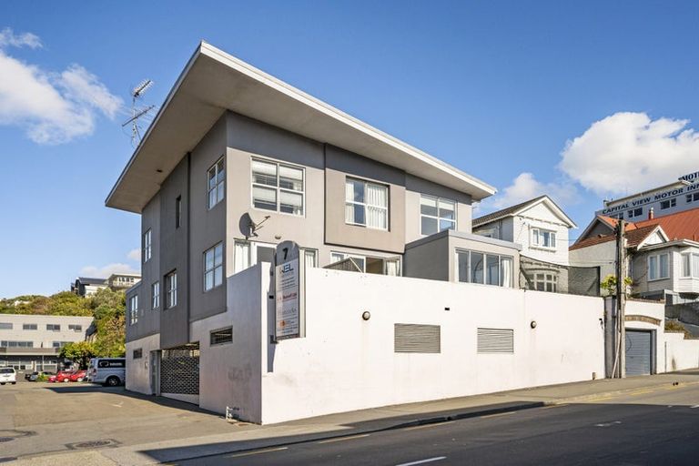 Photo of property in Qba Apartments, 51 Webb Street, Mount Cook, Wellington, 6011