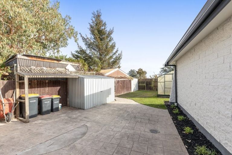 Photo of property in 76 Orrick Crescent, Avondale, Christchurch, 8061