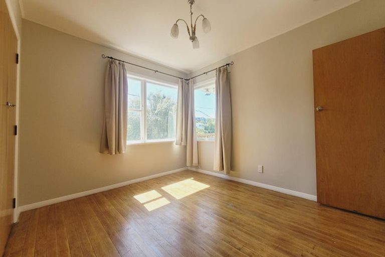 Photo of property in 1 Fraser Avenue, Johnsonville, Wellington, 6037