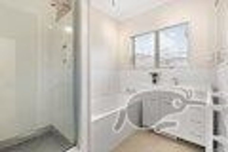 Photo of property in 2/37 Galvan Avenue, Sunnyhills, Auckland, 2010