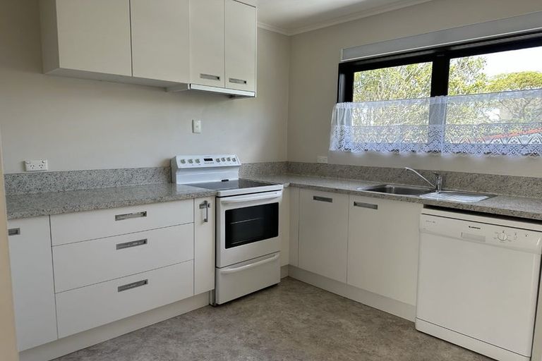 Photo of property in 10 Kopipi Crescent, Ngunguru, Whangarei, 0173