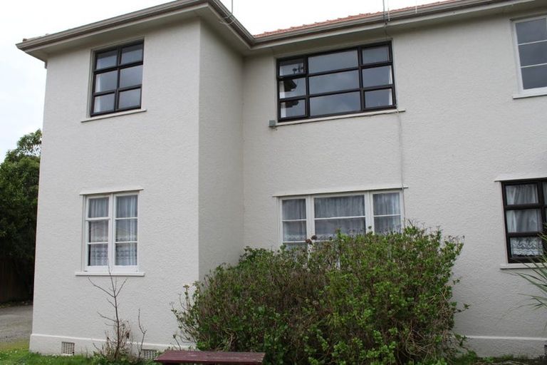 Photo of property in 553 Featherston Street, Roslyn, Palmerston North, 4414