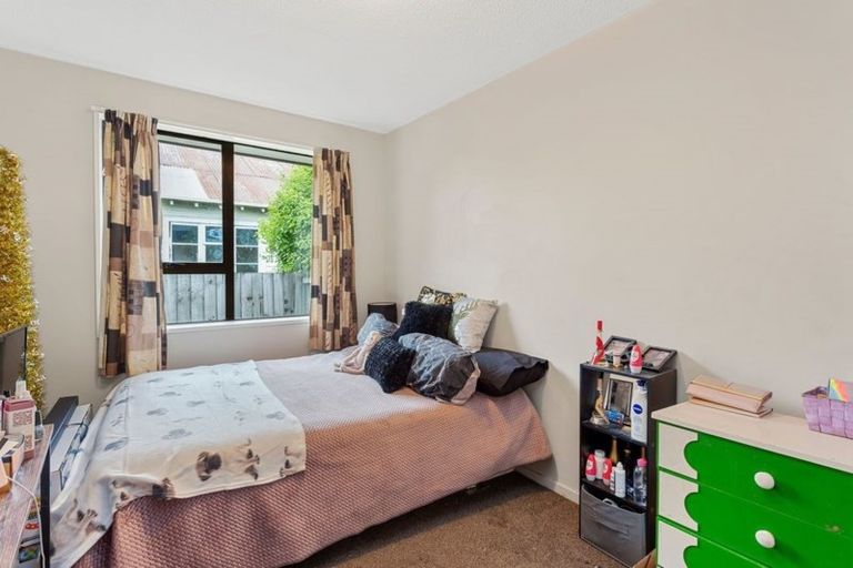 Photo of property in 2/22 Moffett Street, Islington, Christchurch, 8042