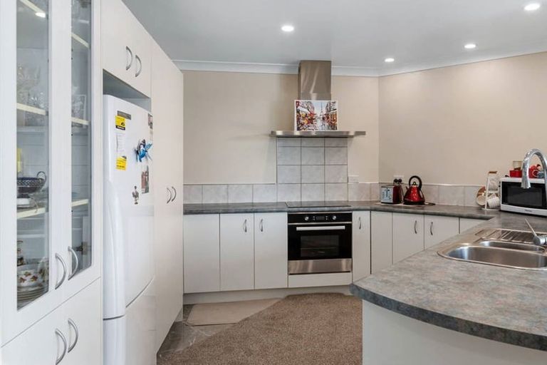 Photo of property in 39 Bluebird Crescent, Unsworth Heights, Auckland, 0632