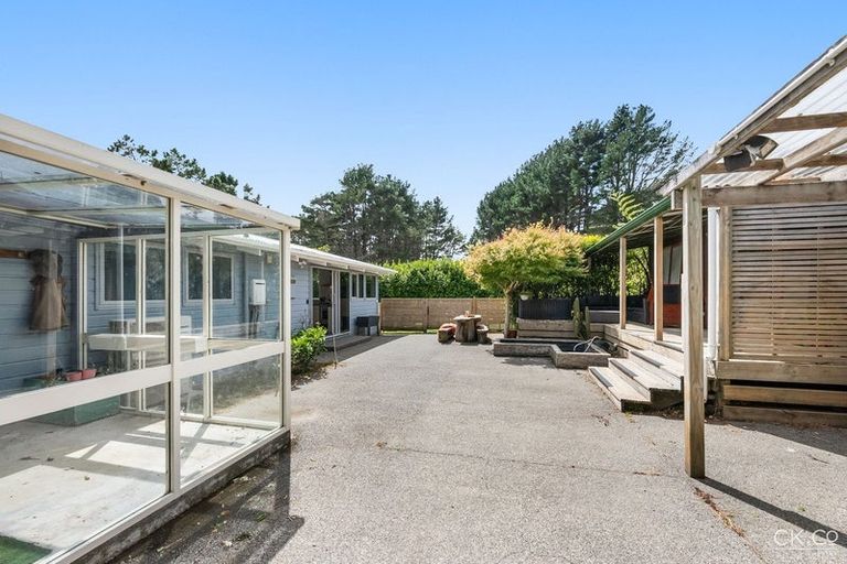 Photo of property in 10 Cottle Park Drive, Normandale, Lower Hutt, 5010