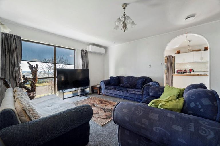 Photo of property in 17 Owhatiura Drive, Lynmore, Rotorua, 3010