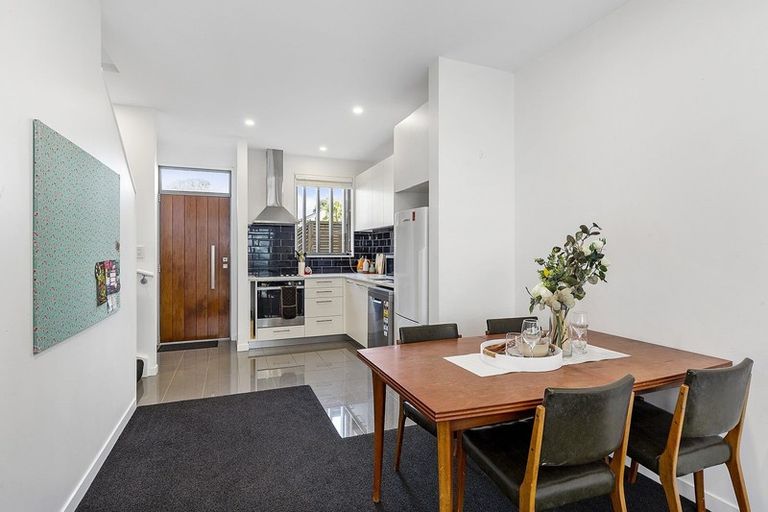 Photo of property in 4/24 Tamar Street, Island Bay, Wellington, 6023