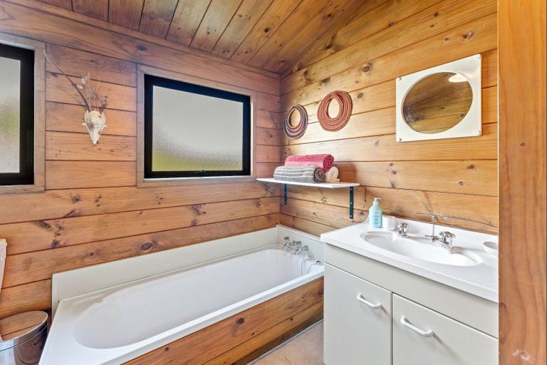 Photo of property in 231 Omaha Flats Road, Point Wells, Warkworth, 0986