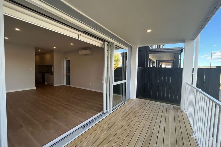 Photo of property in 13 Yellow Pear Lane, Karaka, 2578