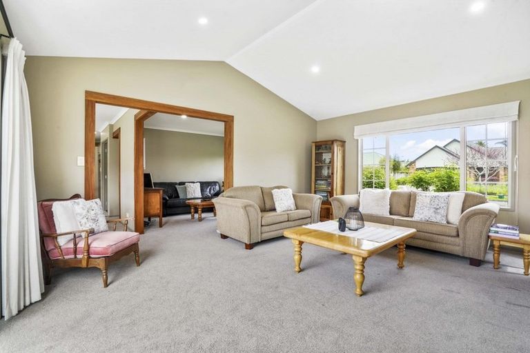 Photo of property in 18 Roderick Place, Rototuna, Hamilton, 3210