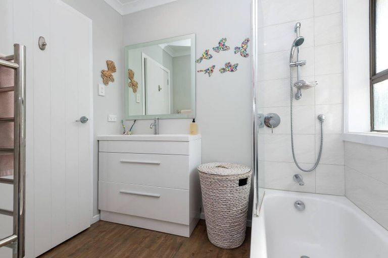 Photo of property in 49 Union Road, Howick, Auckland, 2014