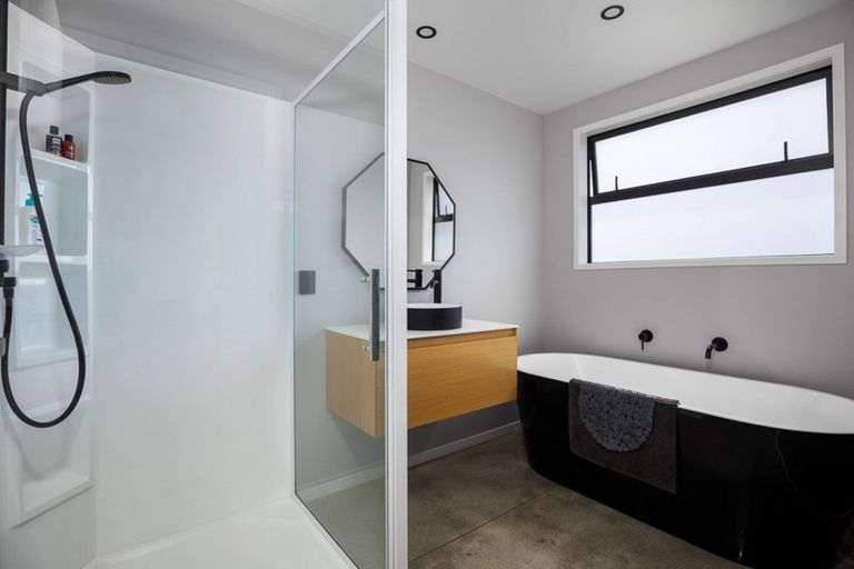 Photo of property in 8a Aderman Place, Hurworth, New Plymouth, 4310