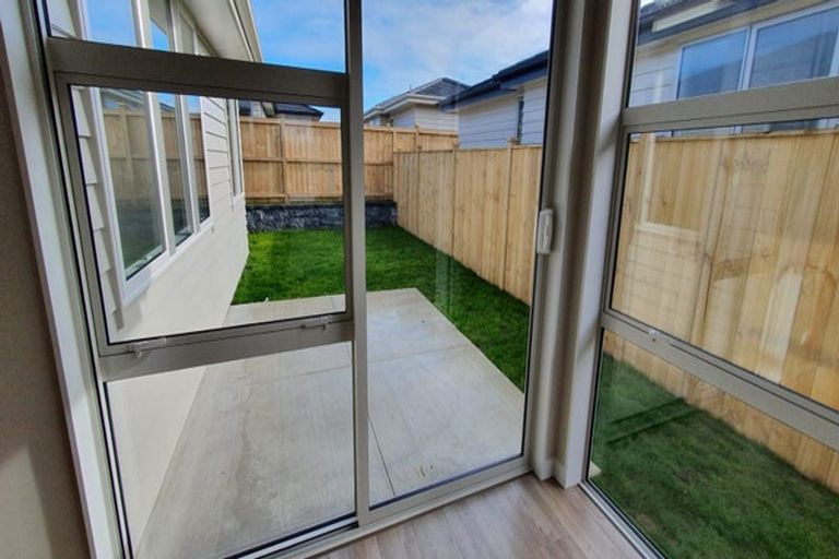 Photo of property in 10 Hukihuki Drive, Takanini, 2110