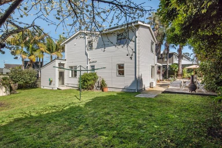 Photo of property in 4a Northumberland Avenue, Belmont, Auckland, 0622