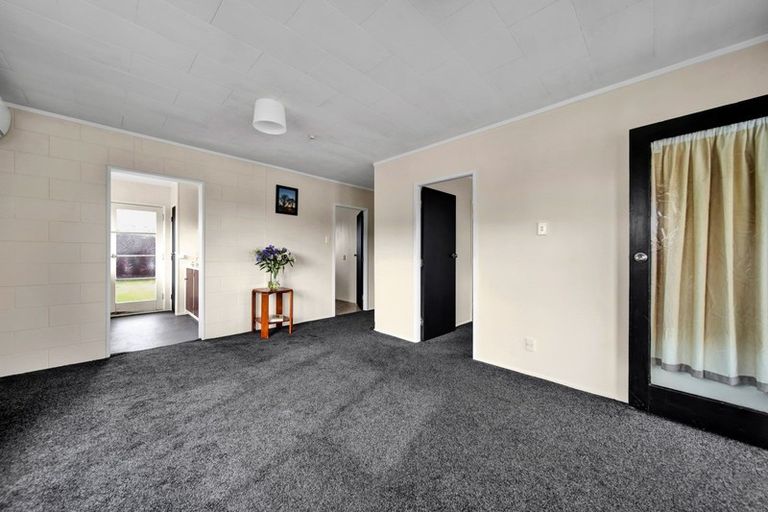 Photo of property in 10a Banks Street, Marfell, New Plymouth, 4310