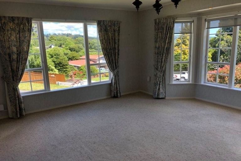 Photo of property in 17 Radiata Grove, Brown Owl, Upper Hutt, 5018