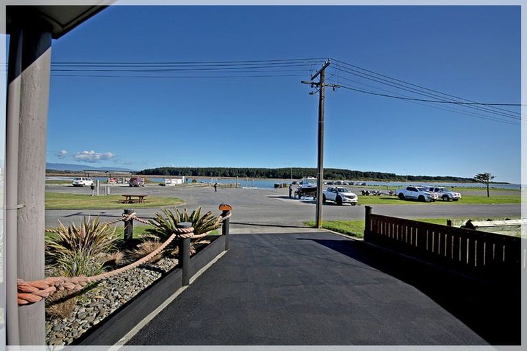 Photo of property in 49 Hartley Street, Foxton Beach, Foxton, 4815