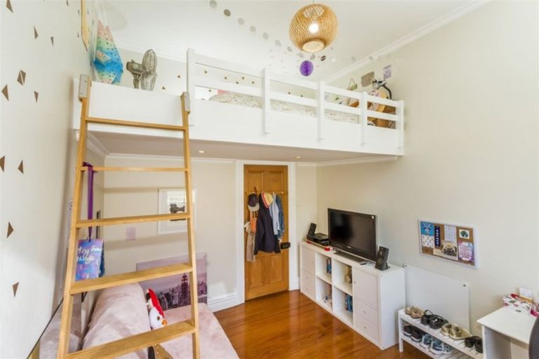 Photo of property in 15 Kawerau Avenue, Devonport, Auckland, 0624