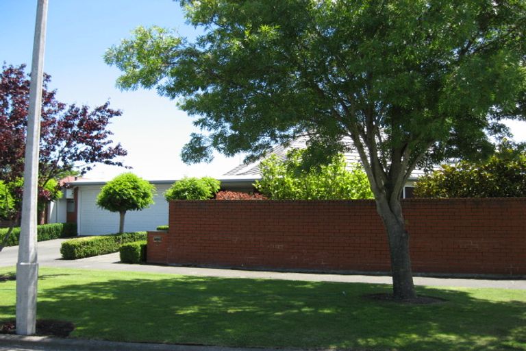 Photo of property in 8 Thoresby Mews, Avonhead, Christchurch, 8042