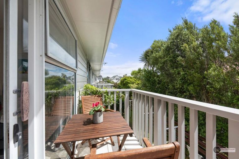 Photo of property in 44i Whites Line West, Woburn, Lower Hutt, 5010