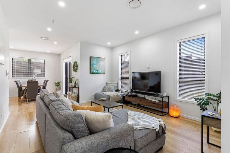 Photo of property in 29a Patons Road, Howick, Auckland, 2014