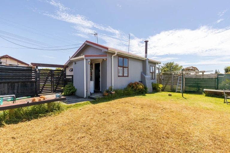 Photo of property in 36 Mouatt Street, Waitara, 4320