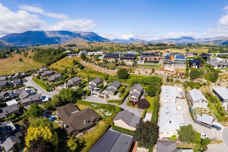 Photo of property in 6 Chartres Lane, Arrowtown, 9302