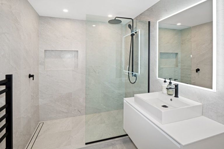 Photo of property in 204/136 Marine Parade, Mount Maunganui, 3116