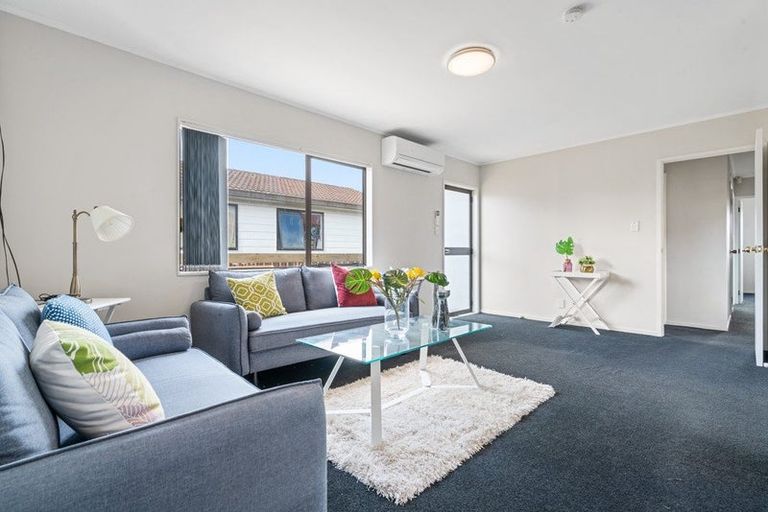 Photo of property in 2/24 Norrie Smith Avenue, Flat Bush, Auckland, 2023