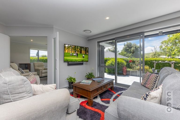 Photo of property in 4 School Road, Riverhead, 0820