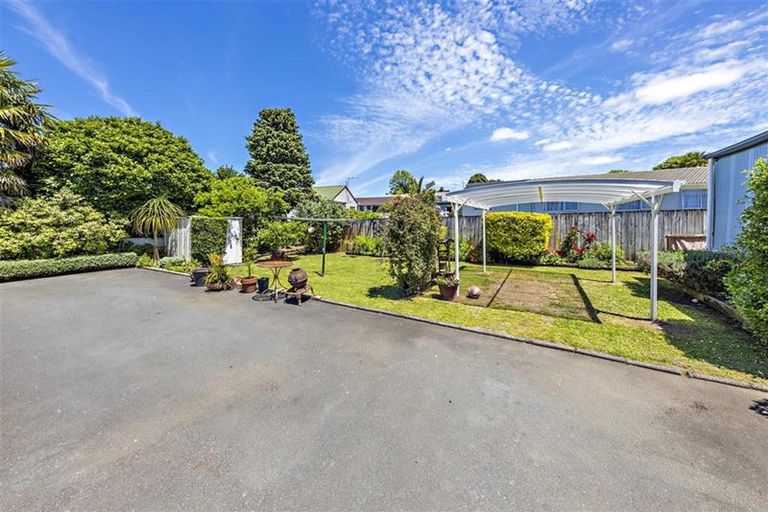 Photo of property in 25 Balloch Street, Randwick Park, Auckland, 2105