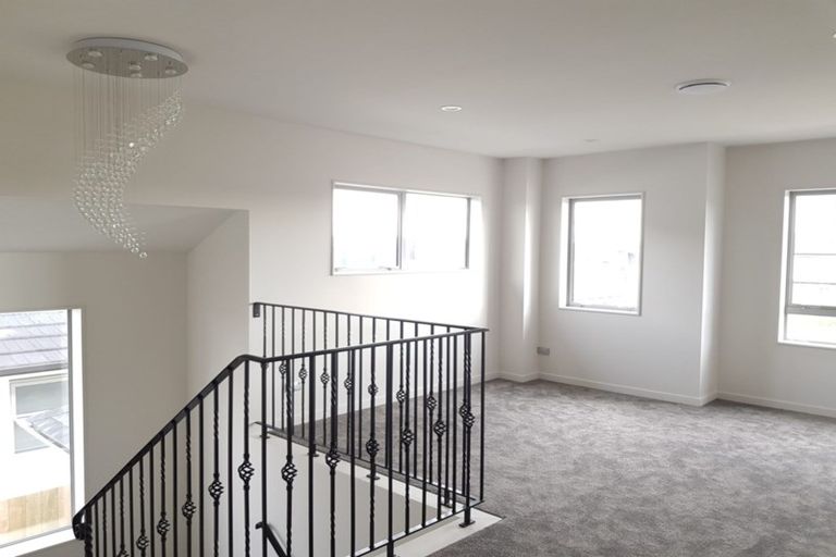 Photo of property in 6 Rauaruhe Road, Karaka, Papakura, 2113