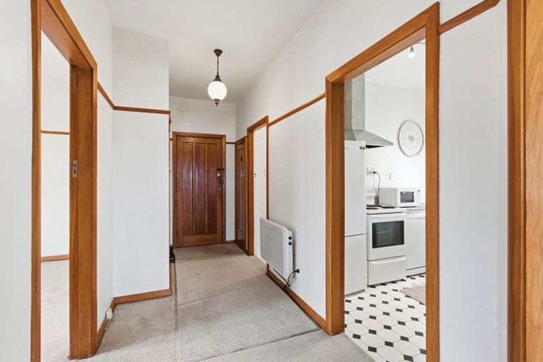 Photo of property in 9c Stowe Hill, Thorndon, Wellington, 6011