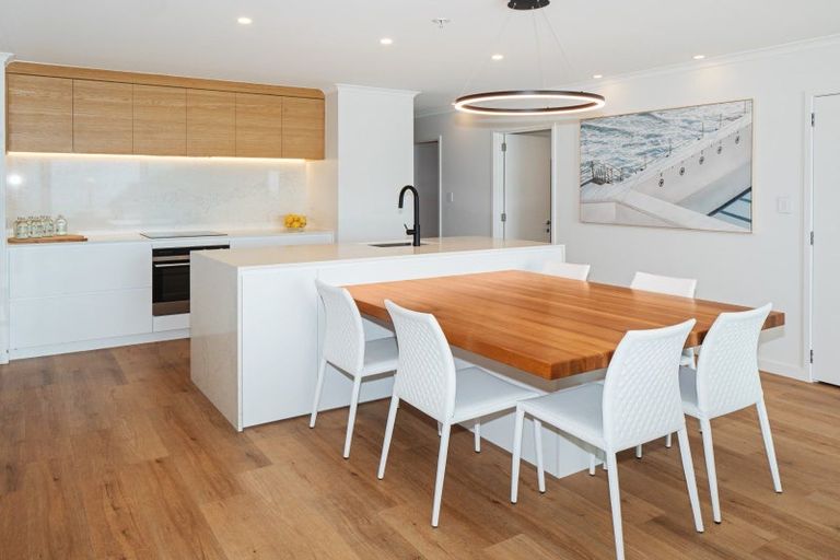 Photo of property in 204/136 Marine Parade, Mount Maunganui, 3116