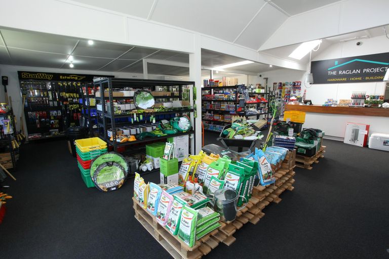 Photo of property in 1 Wallis Lane, Orewa, 0931