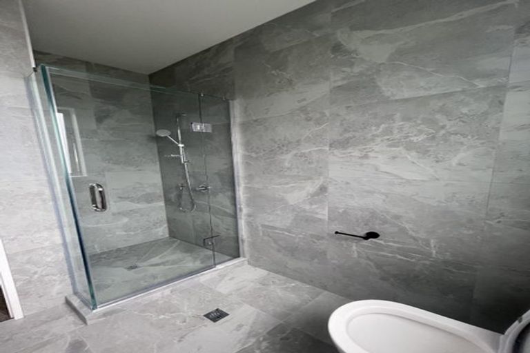 Photo of property in 1c Zion Road, Birkenhead, Auckland, 0626