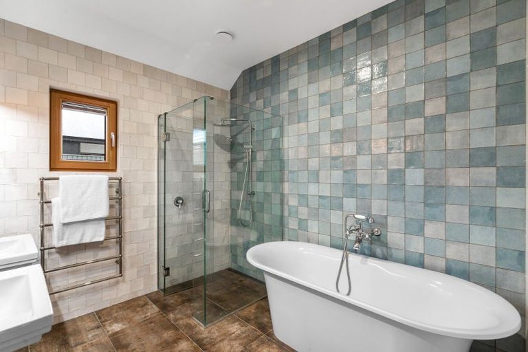 Photo of property in 2 Rich Rise, Havelock North, 4130