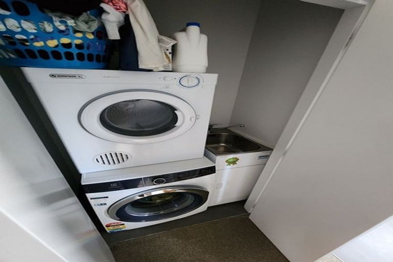 Photo of property in 8 Saltmarsh Road, Hobsonville, Auckland, 0616